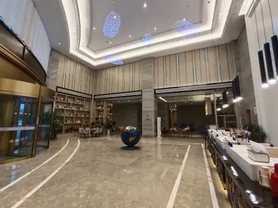 Huaihua Chenyuan International Inland Port Grand Hotel