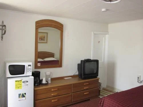 Colonial Penn Motel