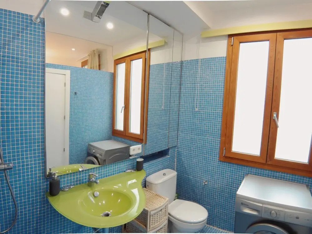 Moderno Apartamento en Bilbao con A/C, WiFi y cama y closet