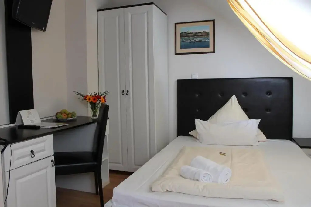 Hotel Am Schloss Biebrich