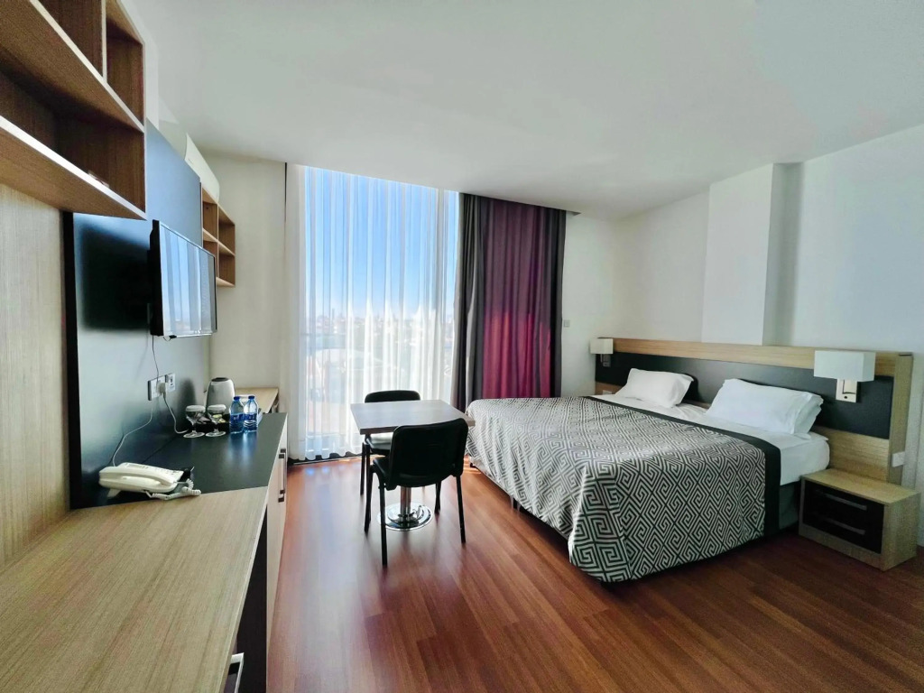 Sky Roof Hotel