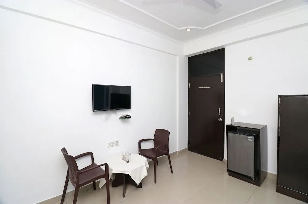 OYO 22711 Rajni Guest House