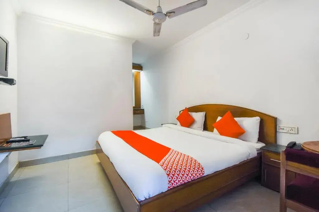 V International By Oyo Room