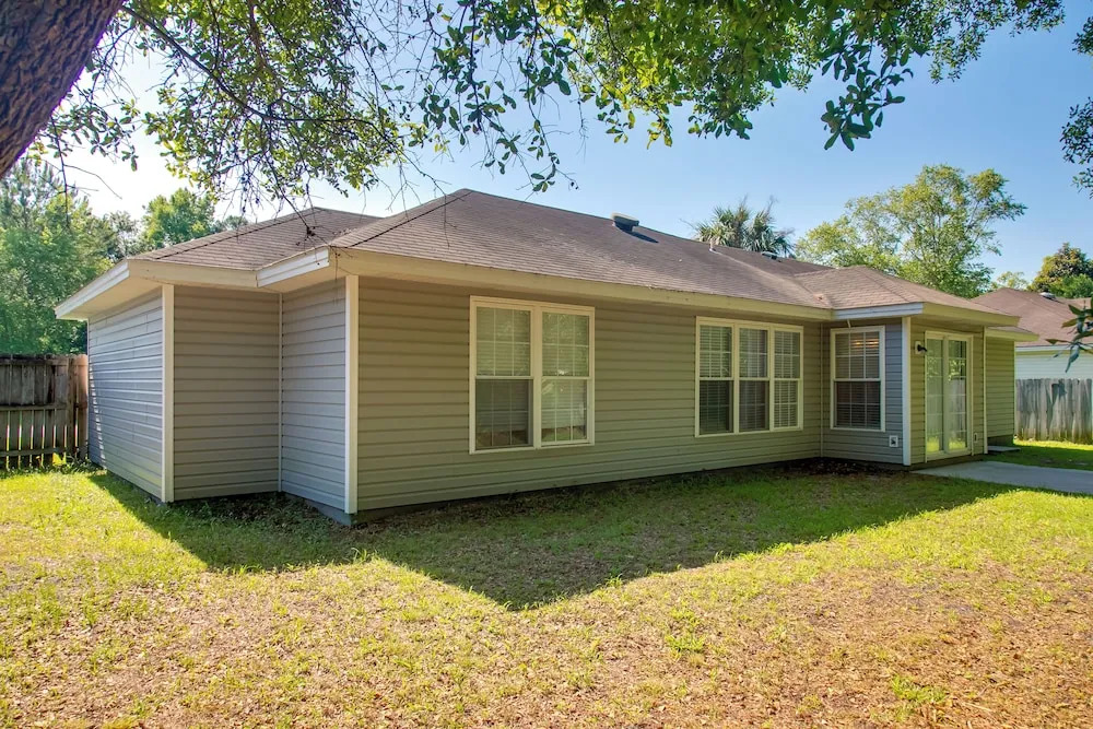 Cozy Brunswick Home: 13 Mi to St Simons Island!