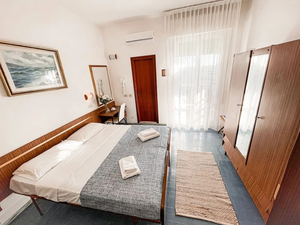 Hotel Sara - 3 Guests Room - n 6
