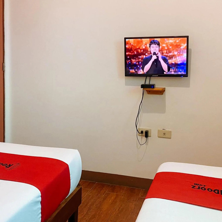 RedDoorz Plus at Balai Sofia Bed & Breakfast Batangas