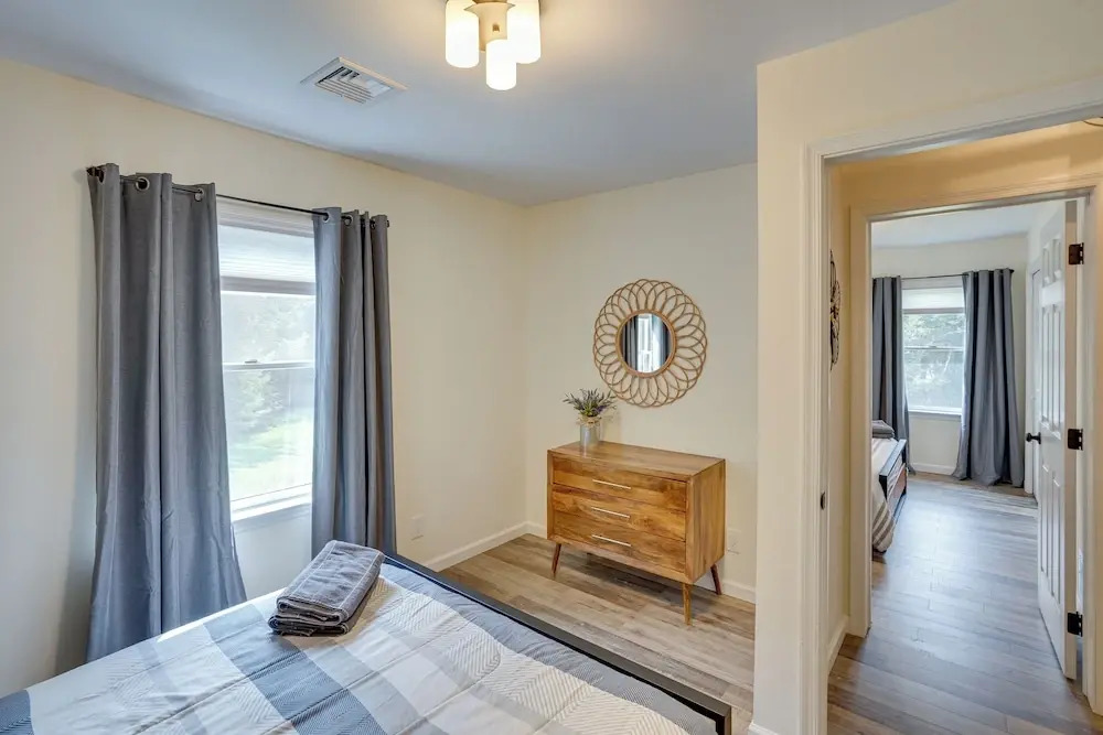 6 Mi to Hunter Mtn: Winter Retreat w/ Hot Tub!