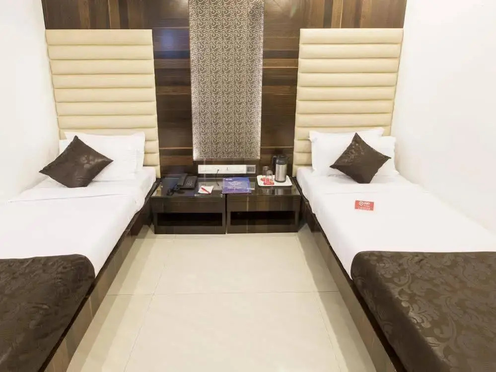 Hotel Causeway, Colaba