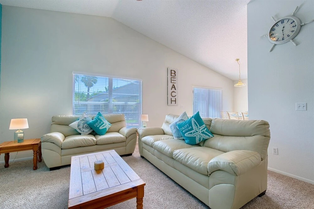 Newly Refurbished 4 bed With Themed Children`s Rooms With Free Pool Heat