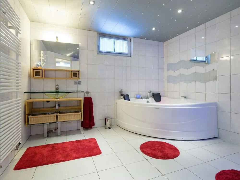 Luxurious Villa in Lunteren with Sauna