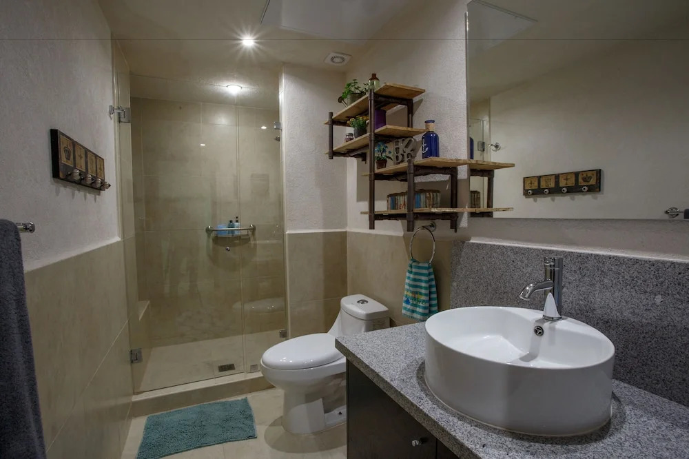 Oceanview 2 Bedroom Condo With Balconies