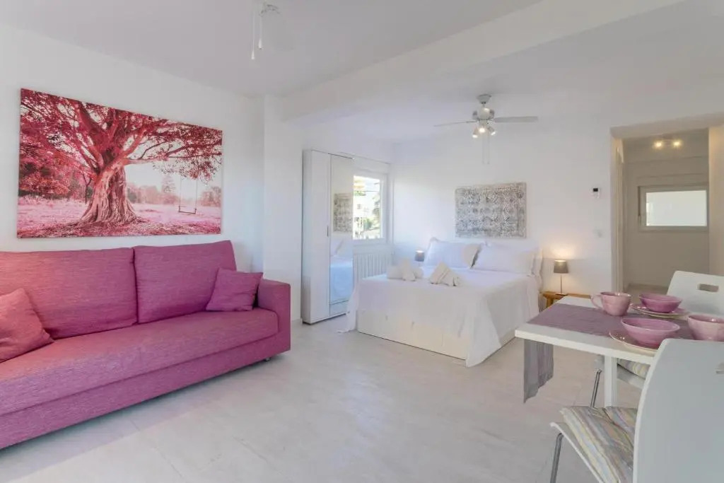 Very nice and modern studio front of the beach