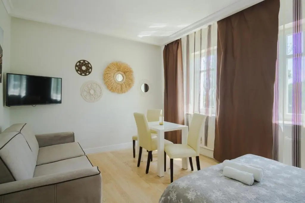 roomsy guest house