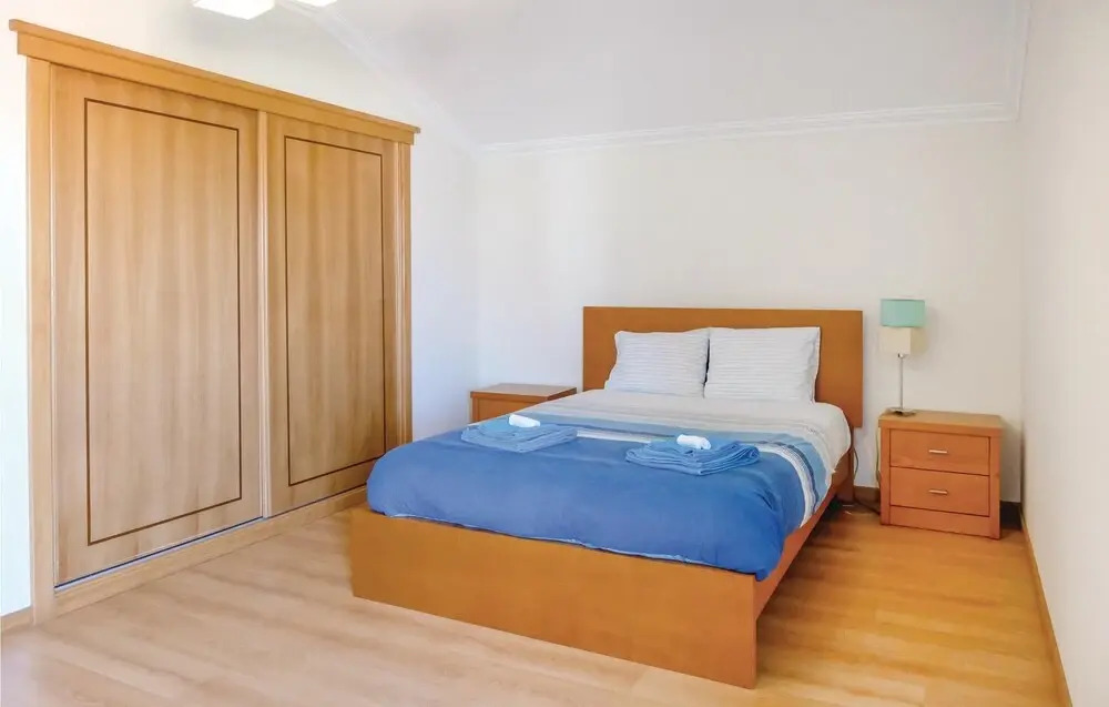 Stunning home in Ventosa do Mar w/ WiFi, 4 Bedrooms and Outdoor swimming pool
