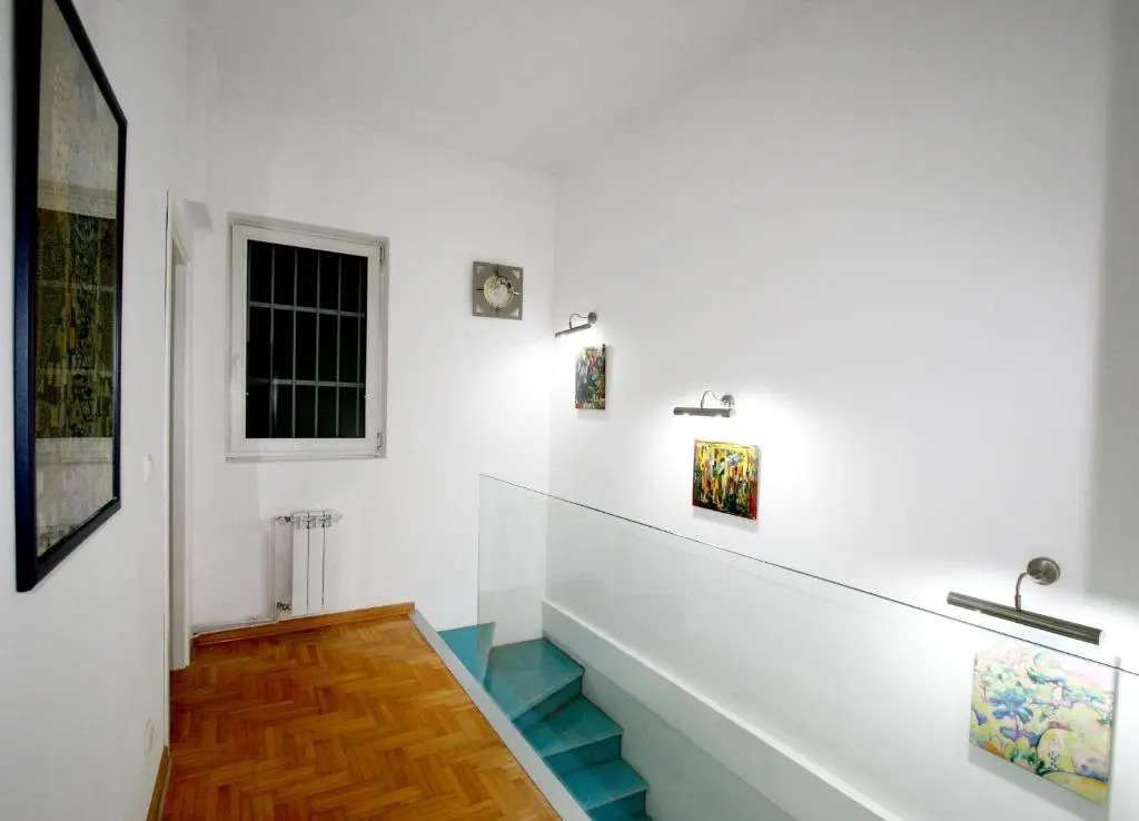 Apartment Colossus