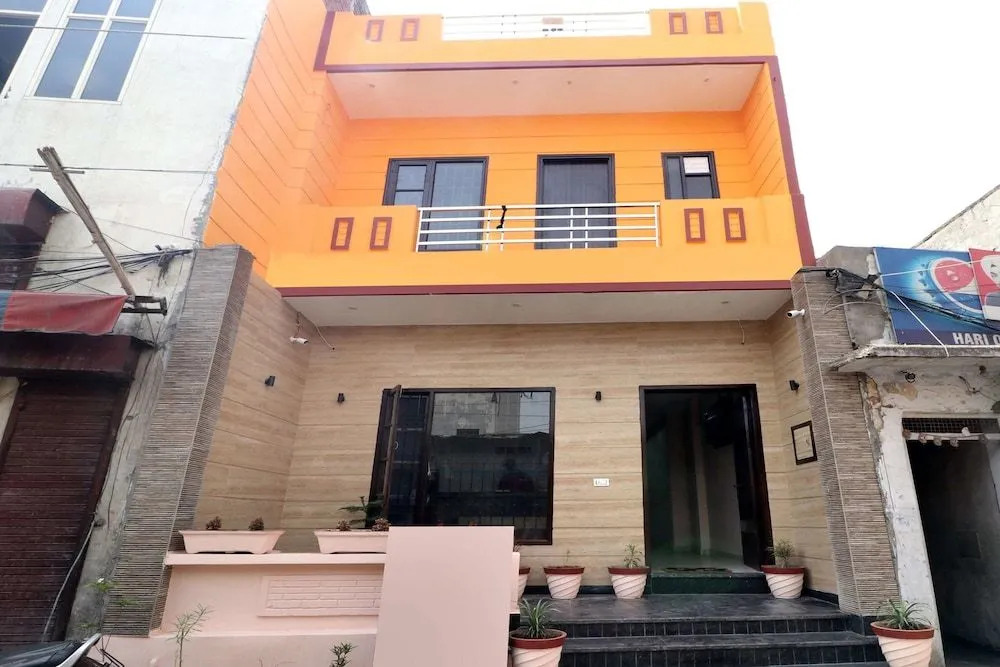 OYO 15127 Pryag Guest House