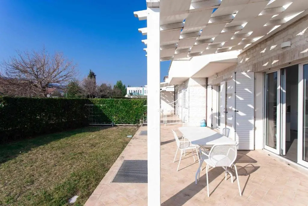 S18 - Sirolo, Nuovissimo Trilocale in Pietra Con Giardino Dx
