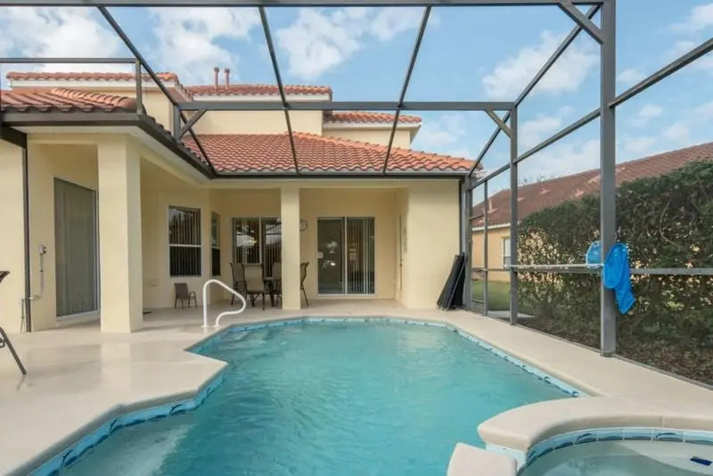 805 Tuscan Hills Blvd 5 Bedrooms, +3 Bathrooms