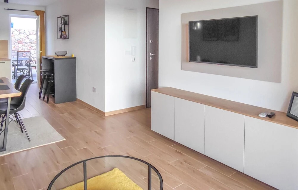 Beautiful Apartment in Cres With Wifi and 1 Bedrooms