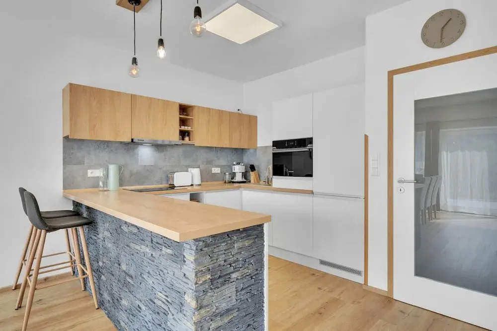 Villa in Krkono e with Sauna and Forest Views