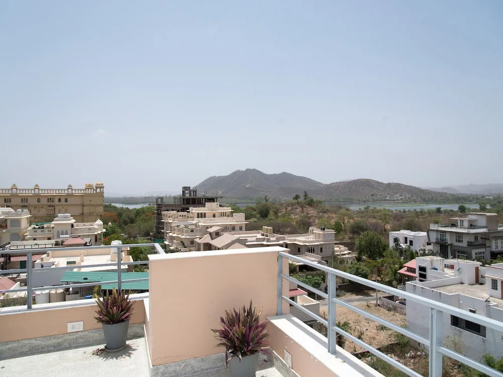 OYO 14357 Dev Villa
