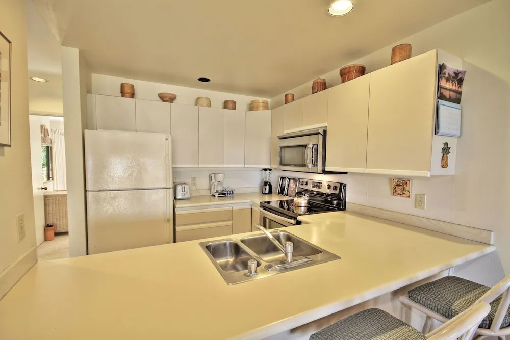 Maui Kamaole a 104 1 Bedroom Condo by Redawning