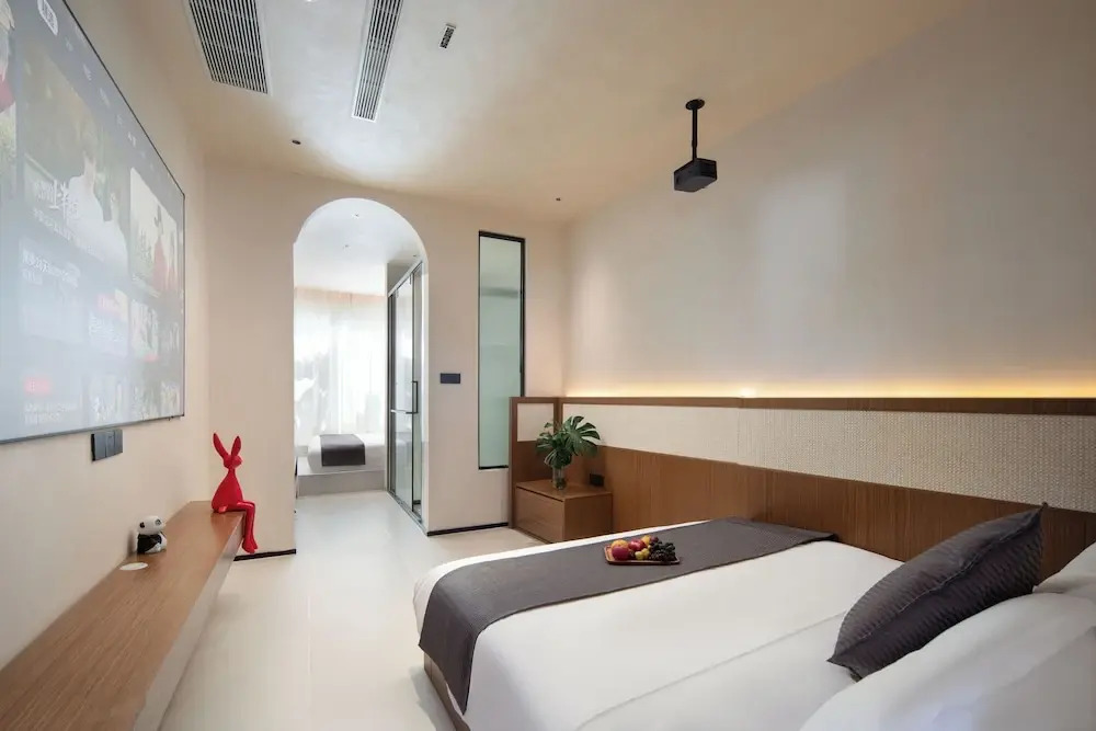 Sanya Qixili Hotel - Free two wheeled electric bike ride around the island
