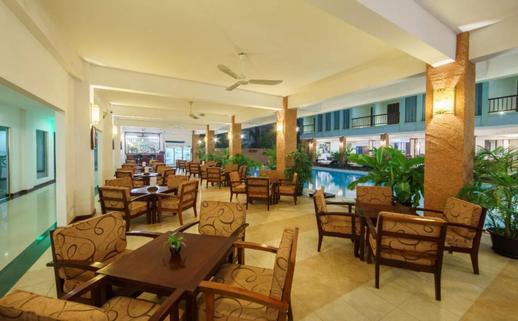 Smiling Hotel