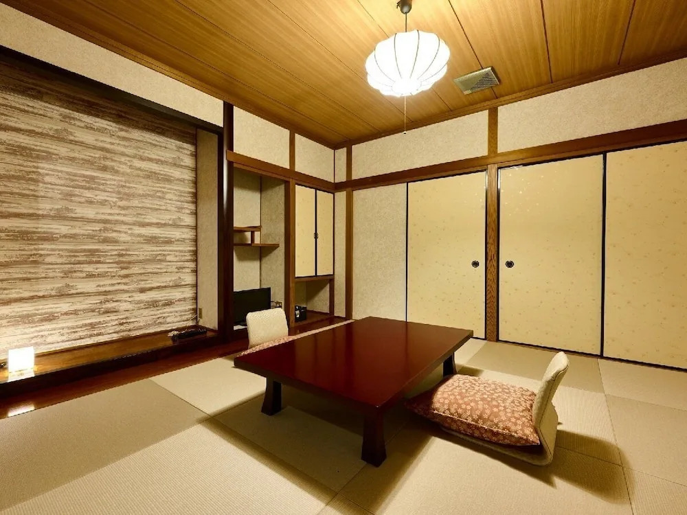Seitenkaku