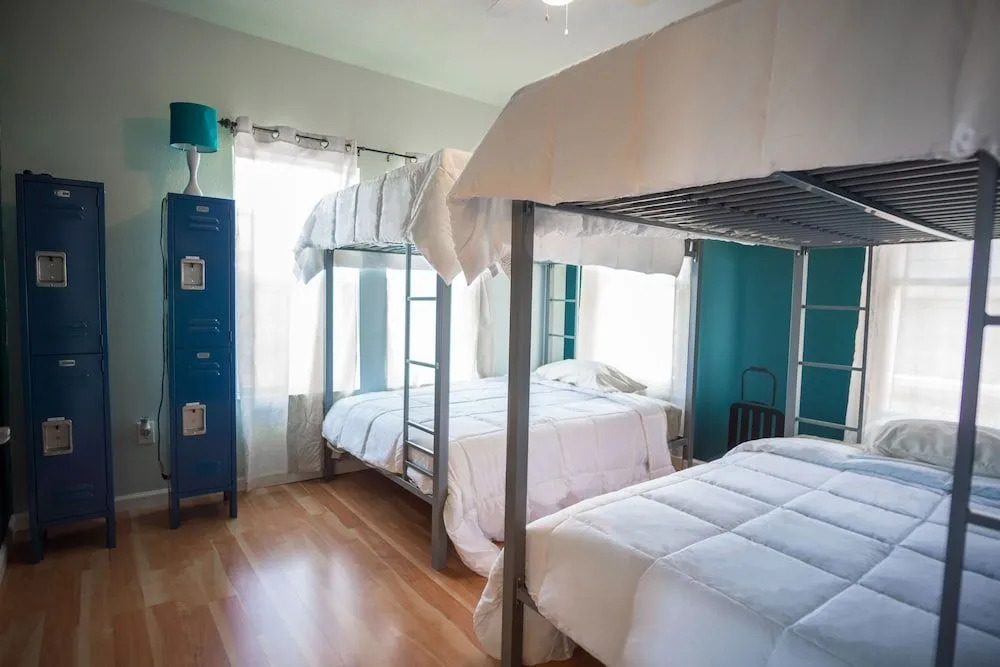Wanderstay Houston Hostel