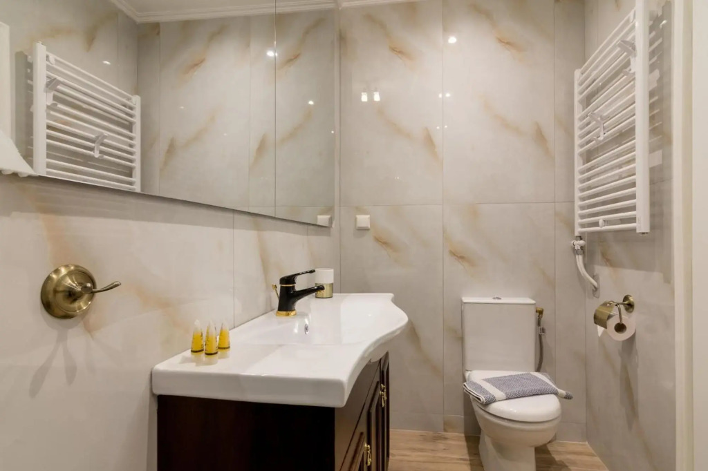 Minimal 2 bedroom apt near the Athens Concert Hall