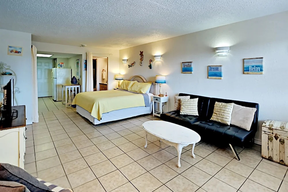 124 Sea Breeze Island Time - One Bedroom Condo
