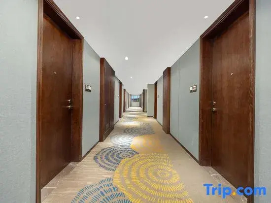 TILL BRIGHT Hotel (Tuojiang Store, Phoenix Ancient City)