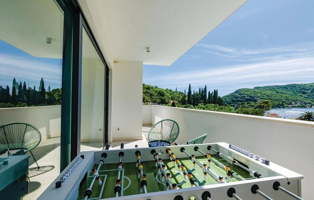 Four-Bedroom Holiday Home In Zaton Mali
