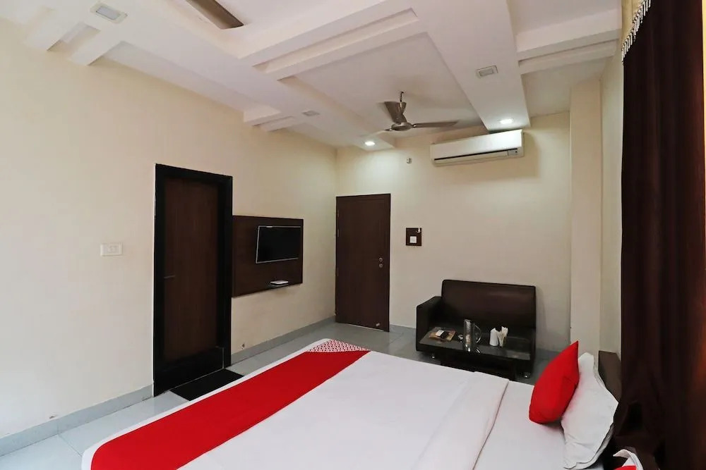 OYO 6993 Hotel Rk Residency