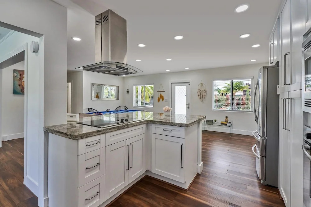 Sport Villa - Football Field Grill Games Pool, North Miami