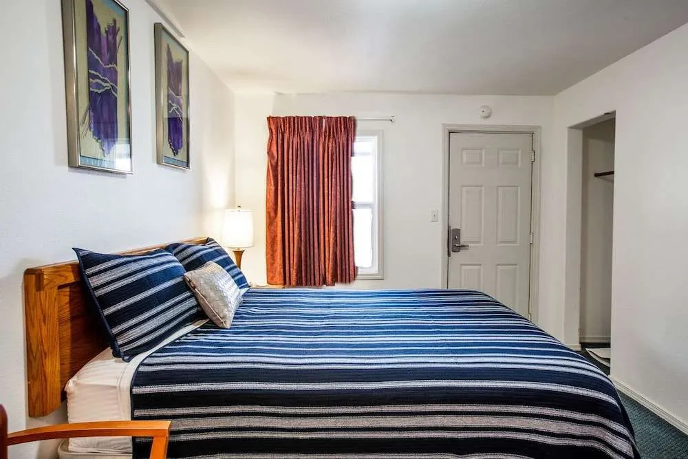 Autzen Inn
