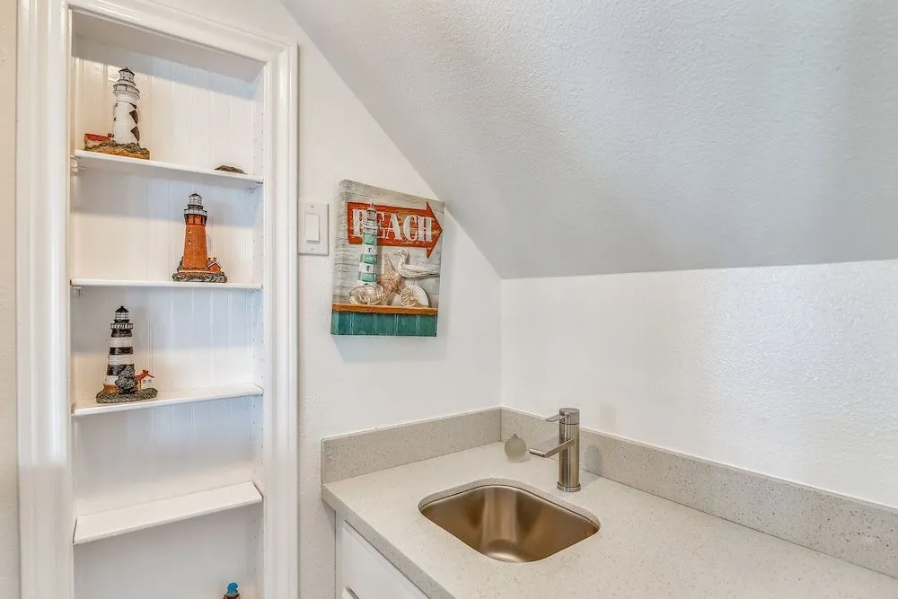 Kahala Beachfront by Ryson Vacation Rentals