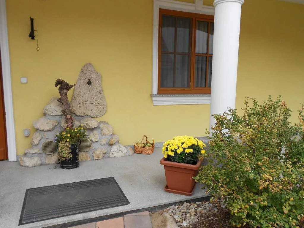 Weingut - Gästezimmer zum Schwalbennest