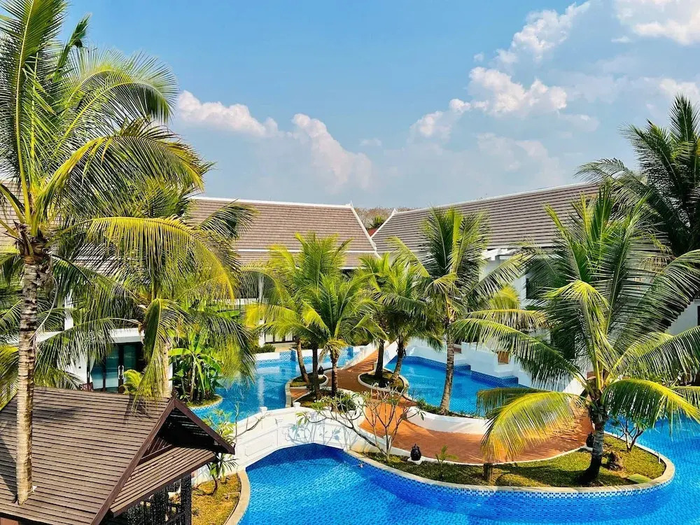 Manyo Hotel and Resort