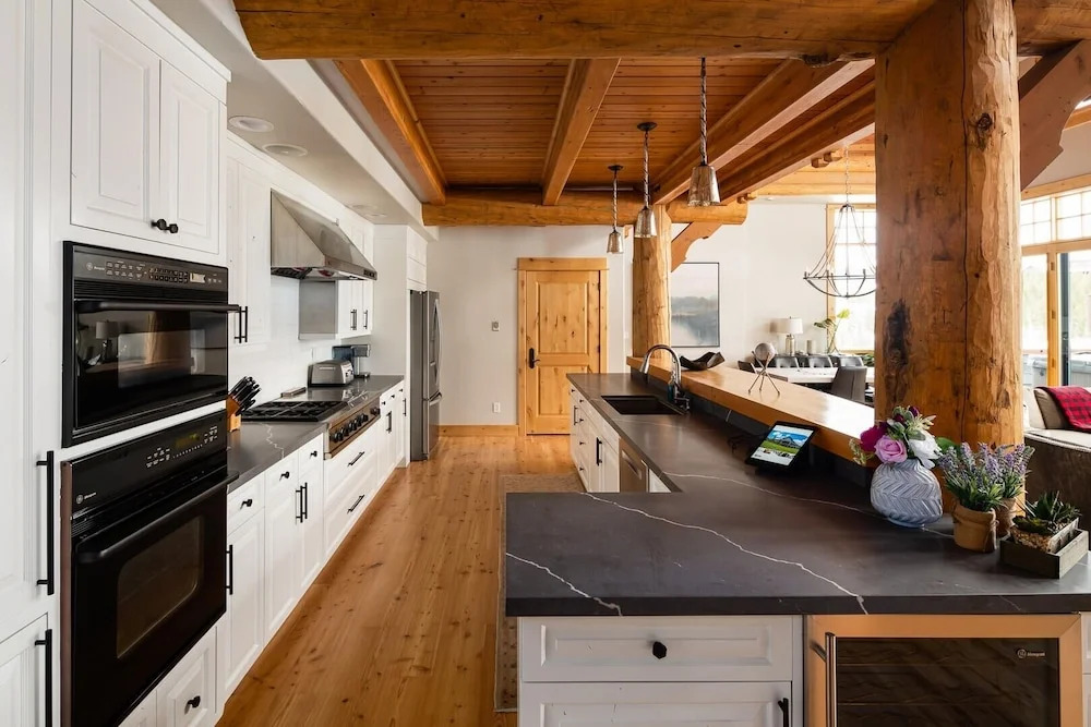 Penthouse 1 3 Bedroom Lodge by Moonlight Basin Lodging