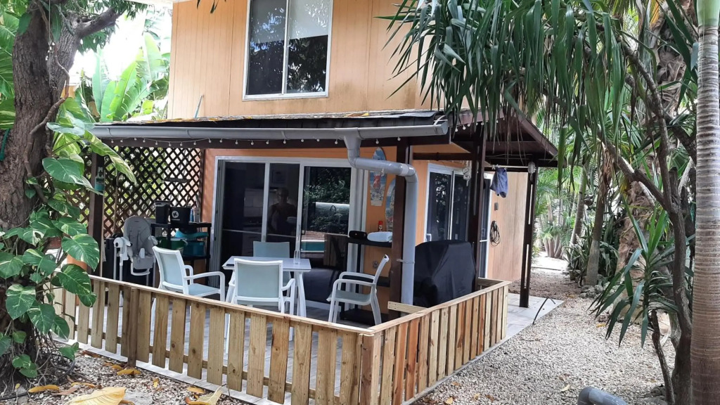 Appartement met zwembad en prachtige tuin