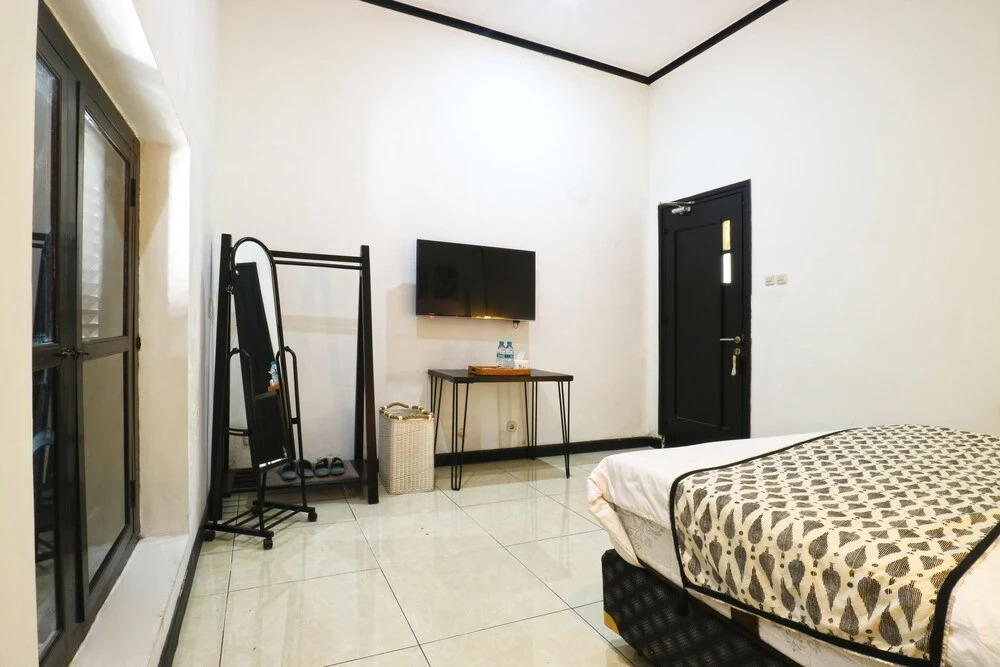 Askhara Hotel