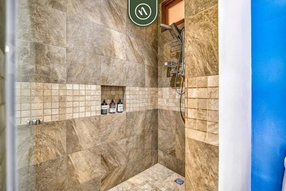 1 BR Condo - Amazing Sunsets From the Roof - Pool