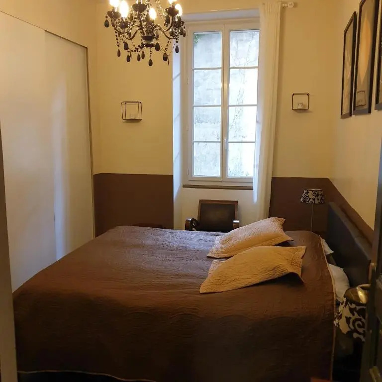 Appartement intra muros 8 personnes climatisé Wifi stationnement facile