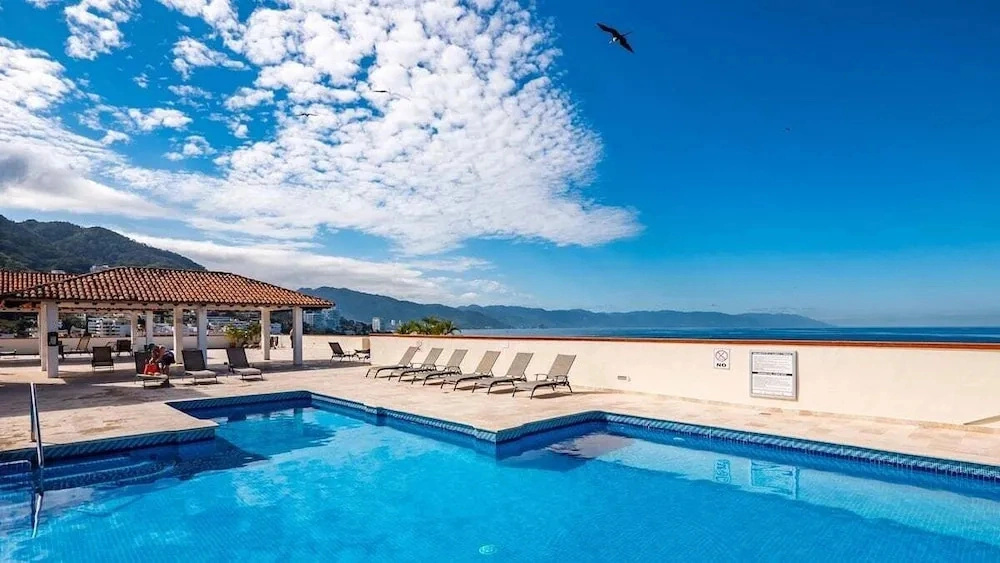 Ocean View 2Br Condo-balcony-beach-pool - 802