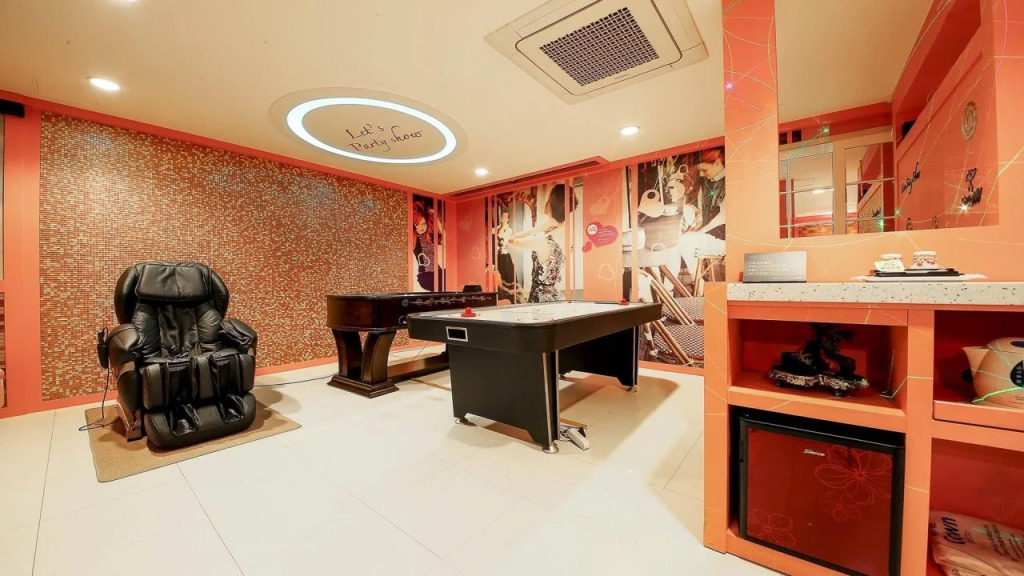 Show Hotel