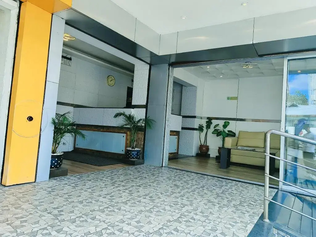 OYO 6645 Hotel Sapphire