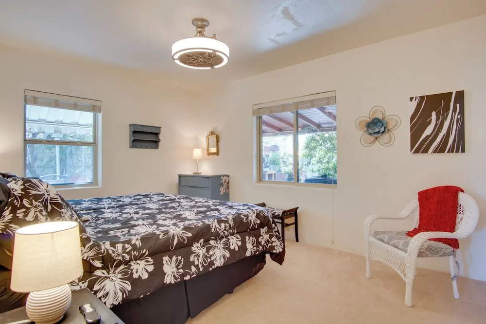 5 Mi to Dtwn: Tuscon Escape w/ Yard & Patio!