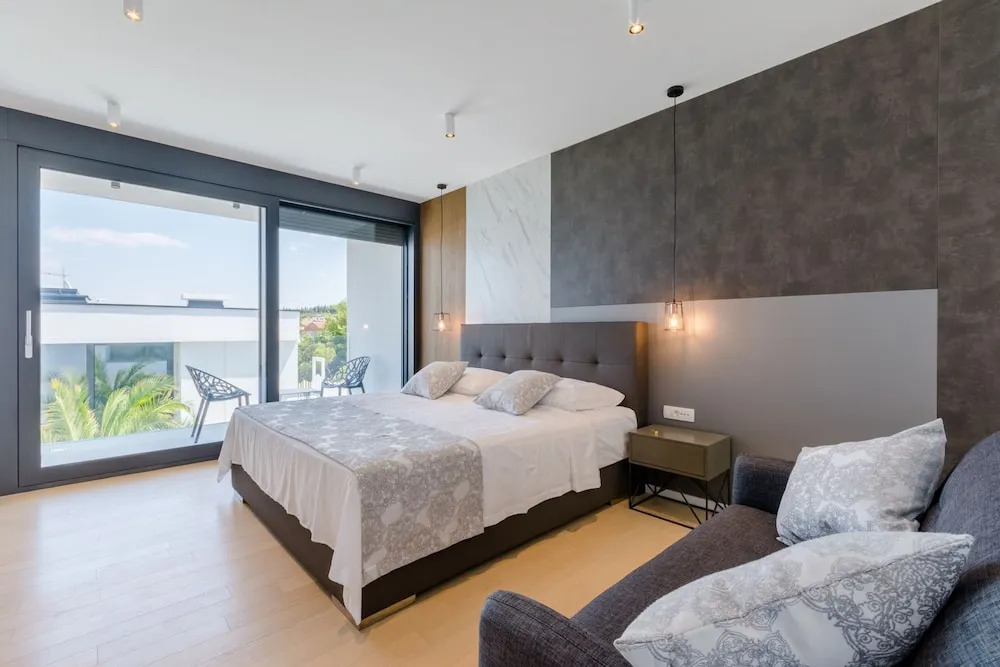 Luxury Villa Soleil with Swimming Pool